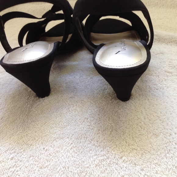 Nu Options Ladies Low Heels - Picture 3 of 4